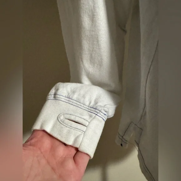 EUC Saturday Down South Blue & White Bud Light Graphic Long Sleeve size small - Picture 5 of 10